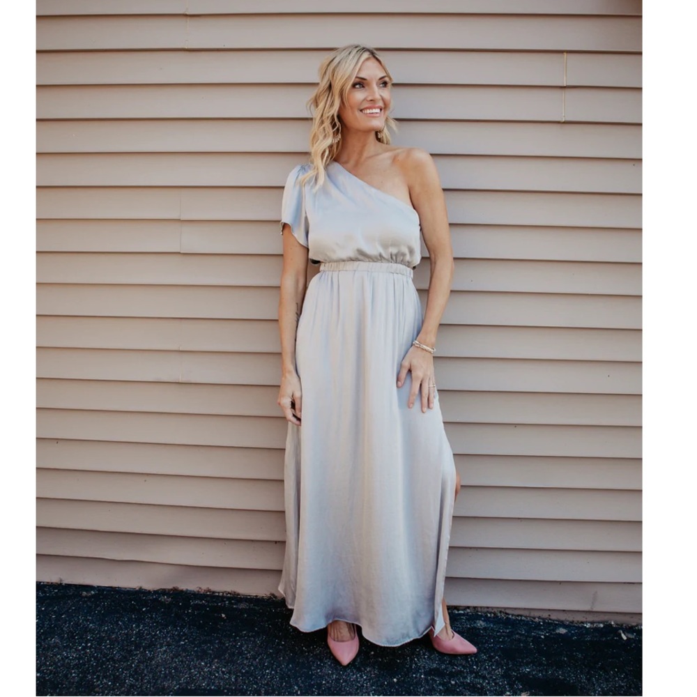 NWT Laney Silky Maxi Dress